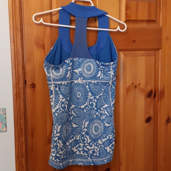 Lululemon tank - Picture 2 of 3